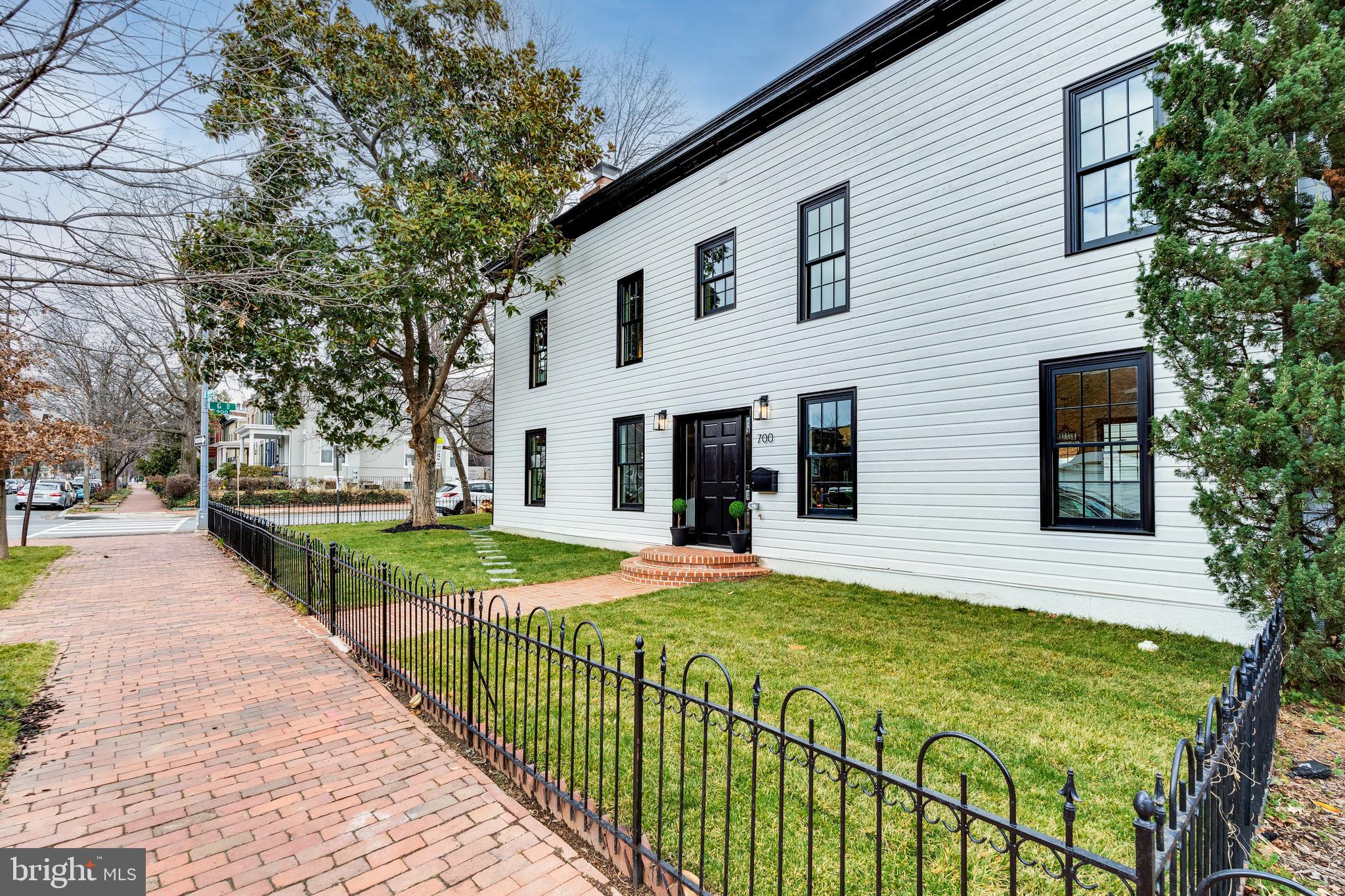 700 9th Street Southeast Washington, DC 20003 - Photo 2 of 59