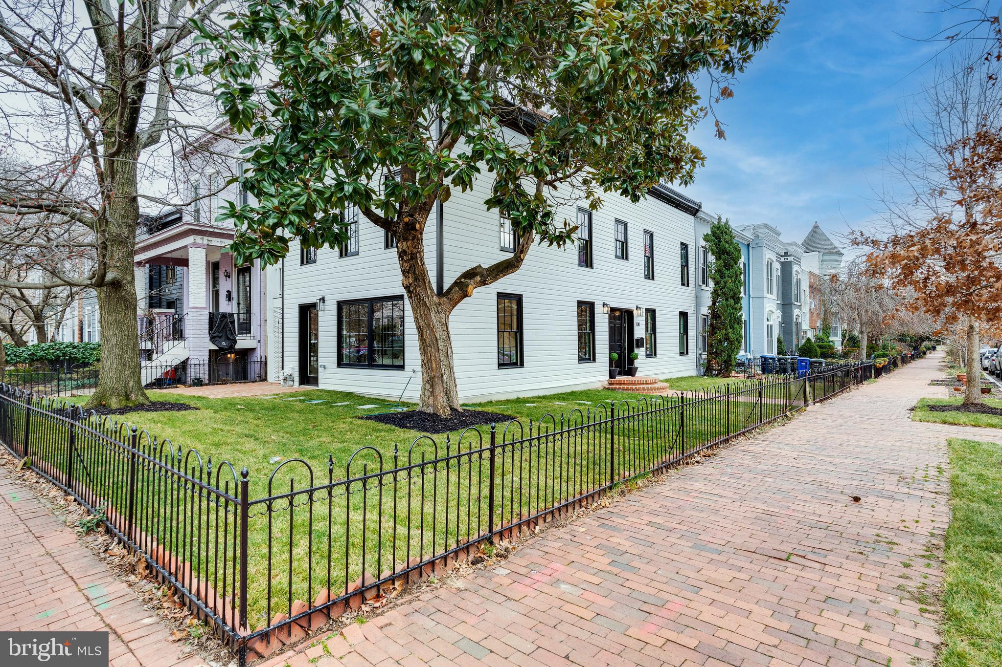 700 9th Street Southeast Washington, DC 20003 - Photo 3 of 59