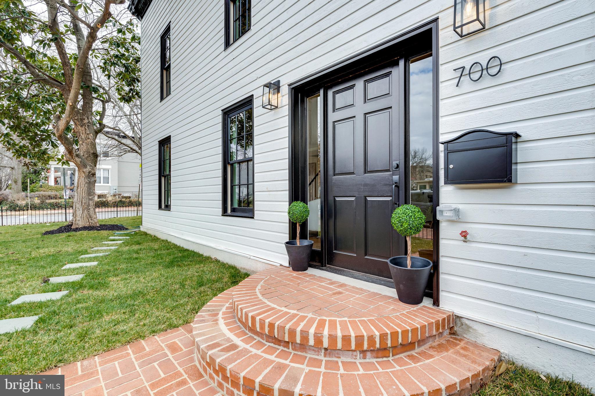 700 9th Street Southeast Washington, DC 20003 - Photo 4 of 59