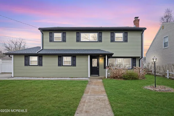 $699,900 | 20 Surrey Drive, Hazlet, NJ 07730