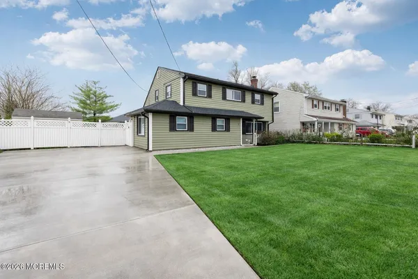 $699,900 | 20 Surrey Drive, Hazlet, NJ 07730