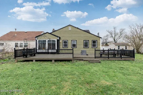 $699,900 | 20 Surrey Drive, Hazlet, NJ 07730