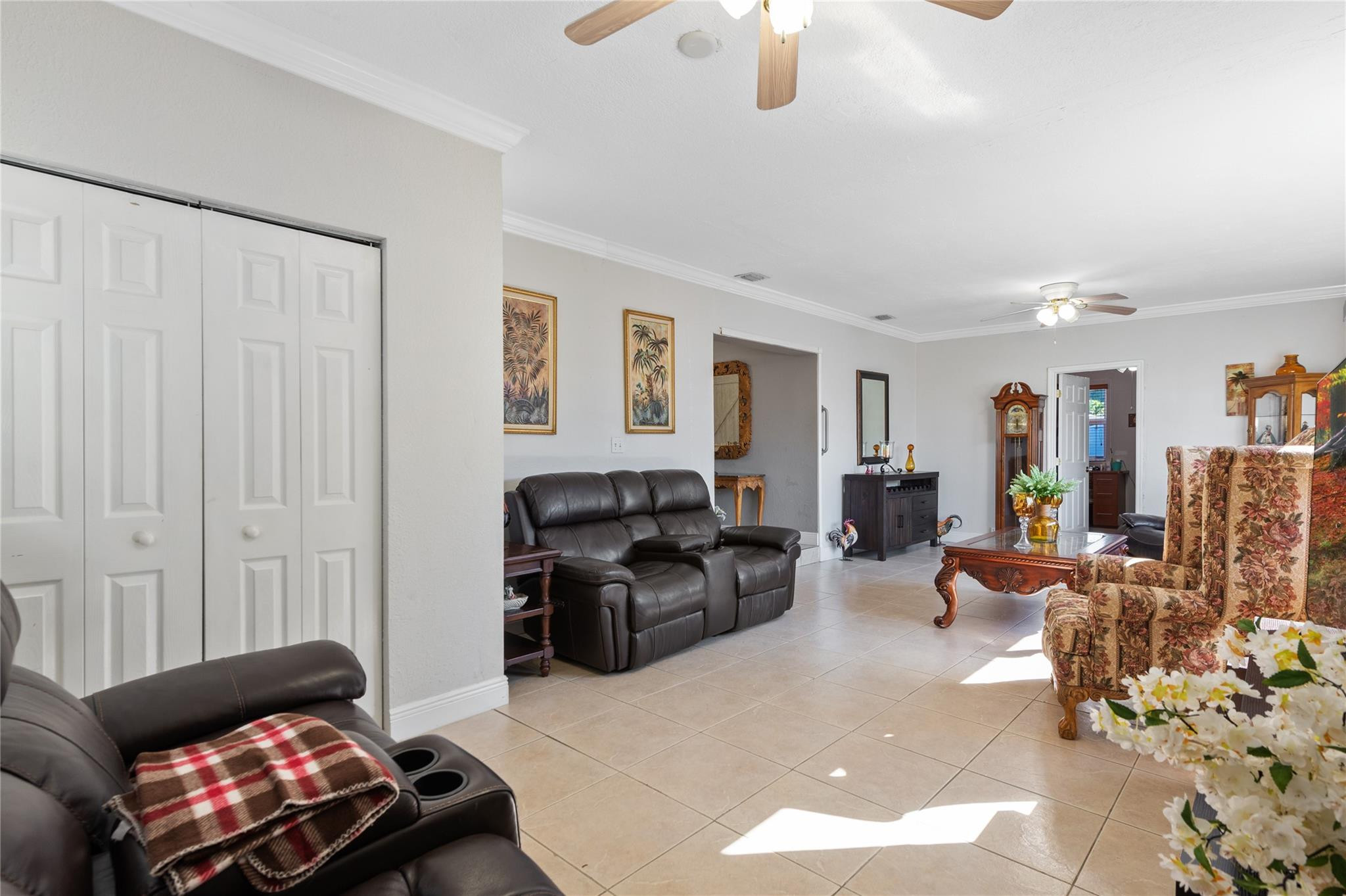 970 West 68th Street Hialeah, FL 33014 - Photo 16 of 28 Photo 16