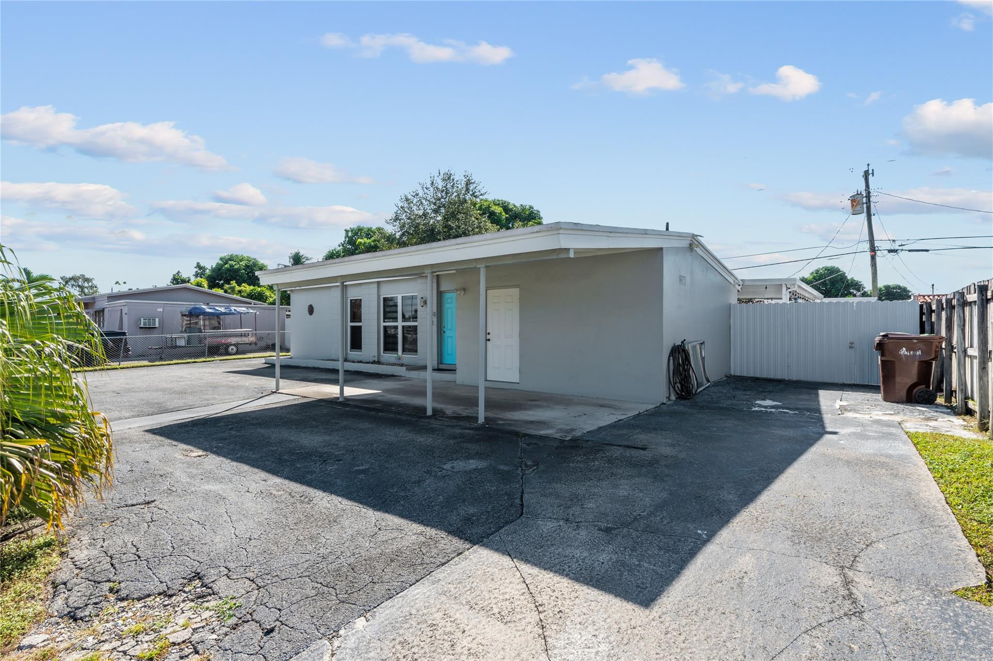 970 West 68th Street Hialeah, FL 33014 - Photo 4 of 28 Photo 4