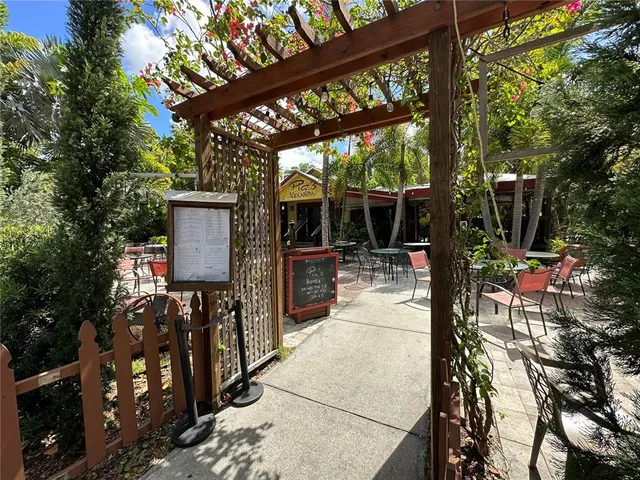 $215,000 | 5925 Shore Boulevard South, Unit 505, Gulfport, FL 33707