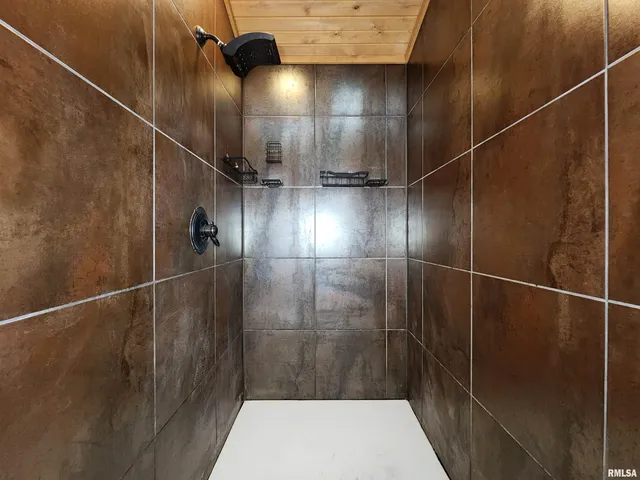 $779,000 | 253 Ween Road, De Soto, IL 62924