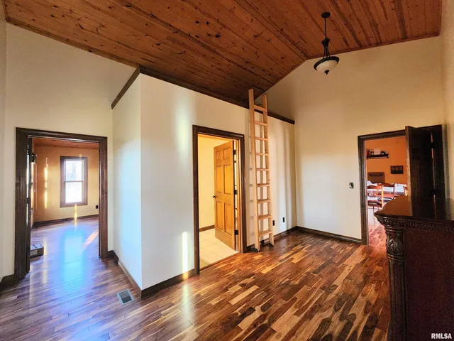 $779,000 | 253 Ween Road, De Soto, IL 62924