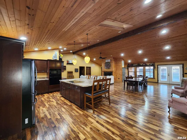 $779,000 | 253 Ween Road, De Soto, IL 62924