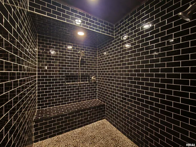 $779,000 | 253 Ween Road, De Soto, IL 62924