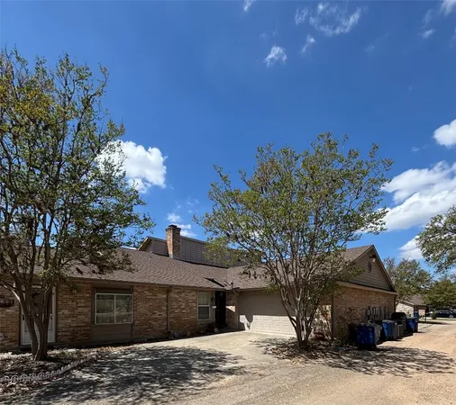 $1,700 | 30 Oak Villa Road, Canyon Lake, TX 78133