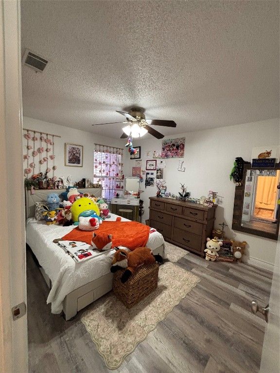 30 Oak Villa Road Canyon Lake, TX 78133 - Photo 12 of 29 a room with furniture and a flat screen tv