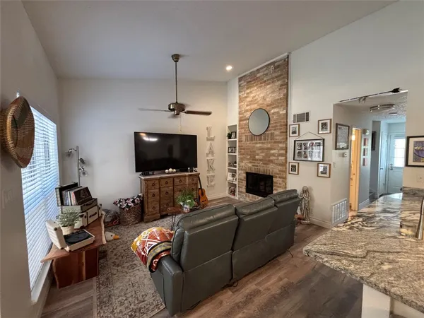 $1,700 | 30 Oak Villa Road, Canyon Lake, TX 78133