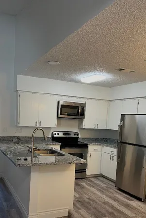 $1,700 | 30 Oak Villa Road, Canyon Lake, TX 78133