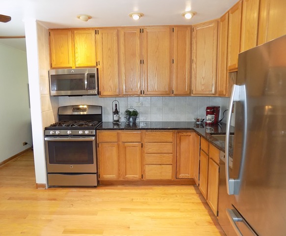 395 Raupp Boulevard Buffalo Grove, IL 60089 - Photo 4 of 18
