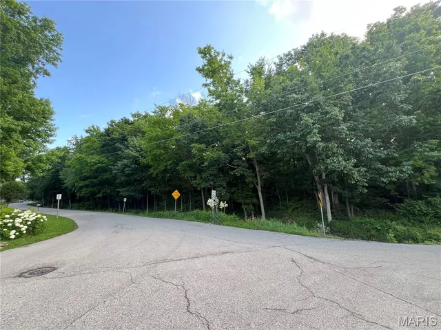 $200,000 | 14-15 Valmont Drive, Arnold, MO 63010