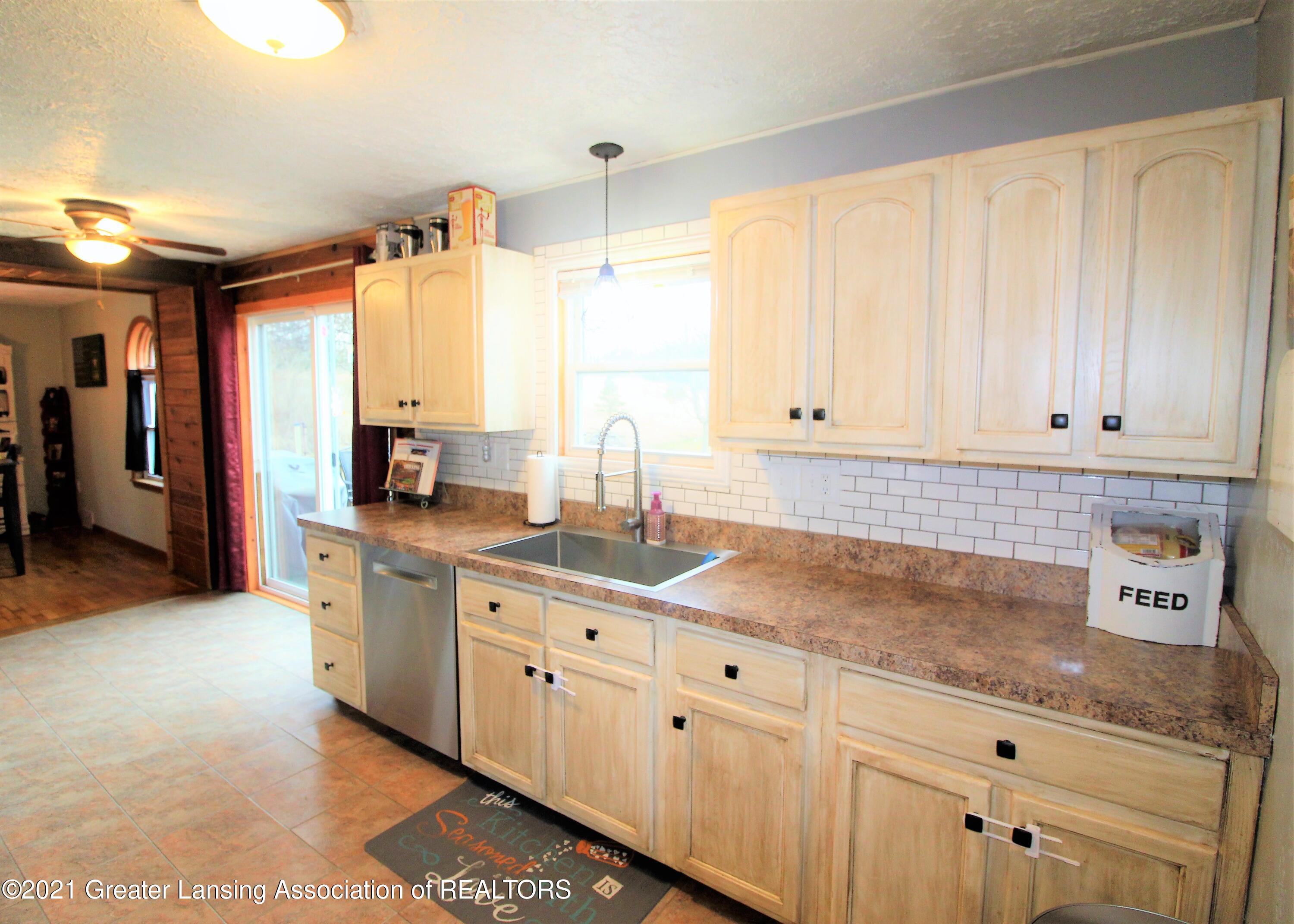 8370 West Howe Road Eagle, MI 48822 - Photo 8 of 45 kitchen 5