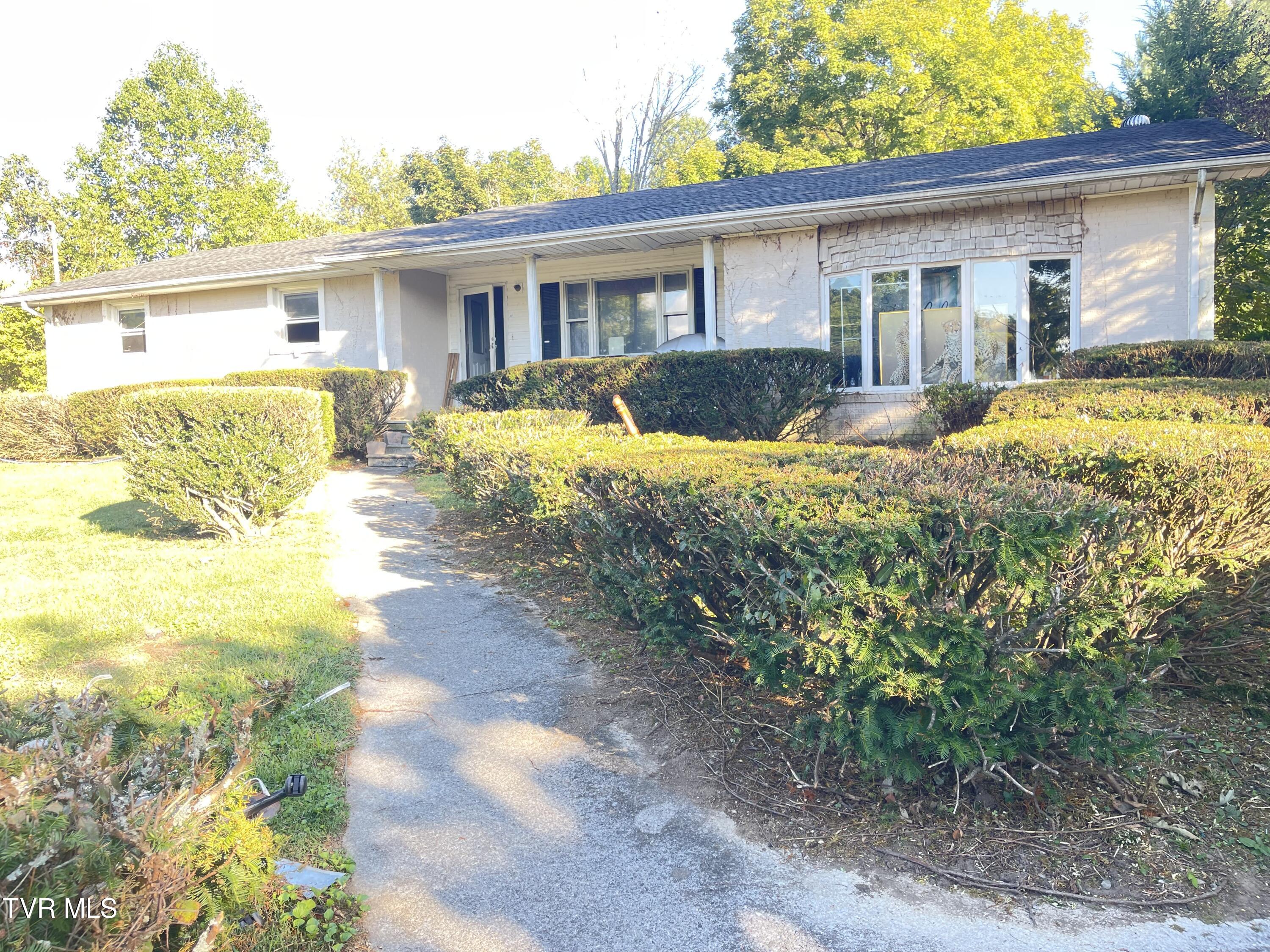 322 Max Jett Road Johnson City, TN 37601 - Photo 2 of 22 IMG_4420