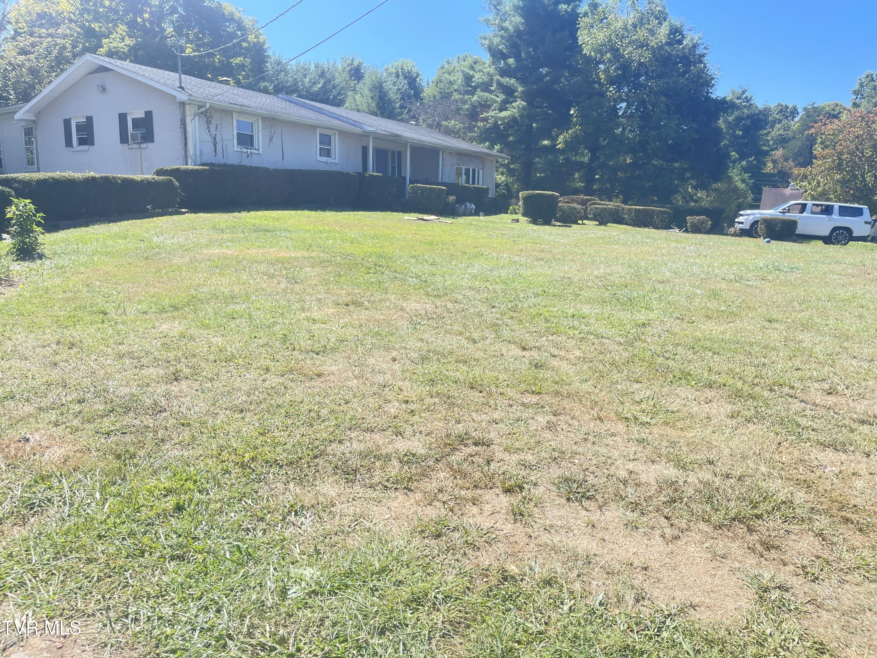 322 Max Jett Road Johnson City, TN 37601 - Photo 7 of 22 IMG_4407