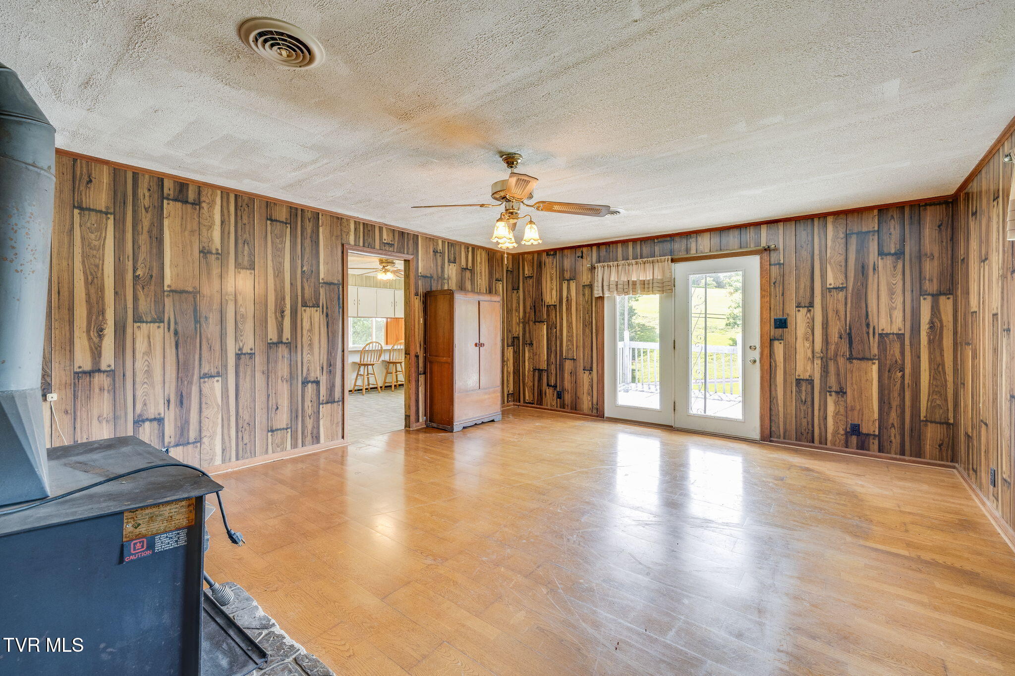 141 Russell Road Telford, TN 37690 - Photo 6 of 33 006