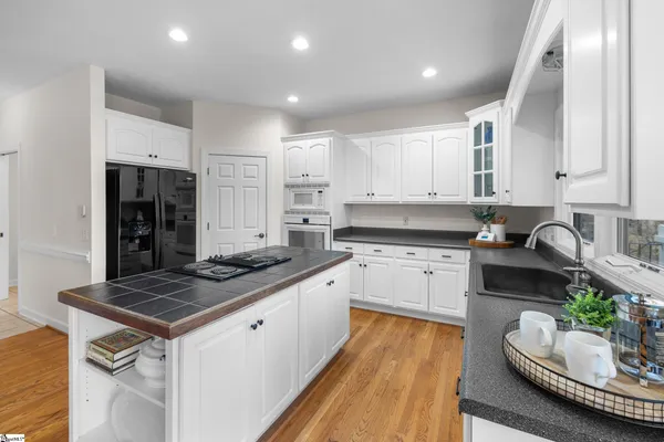 $1,485,000 | 118 Pinnacle Pointe Drive, West Union, SC 29696