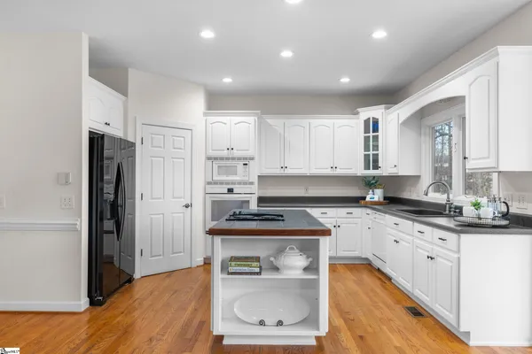$1,485,000 | 118 Pinnacle Pointe Drive, West Union, SC 29696
