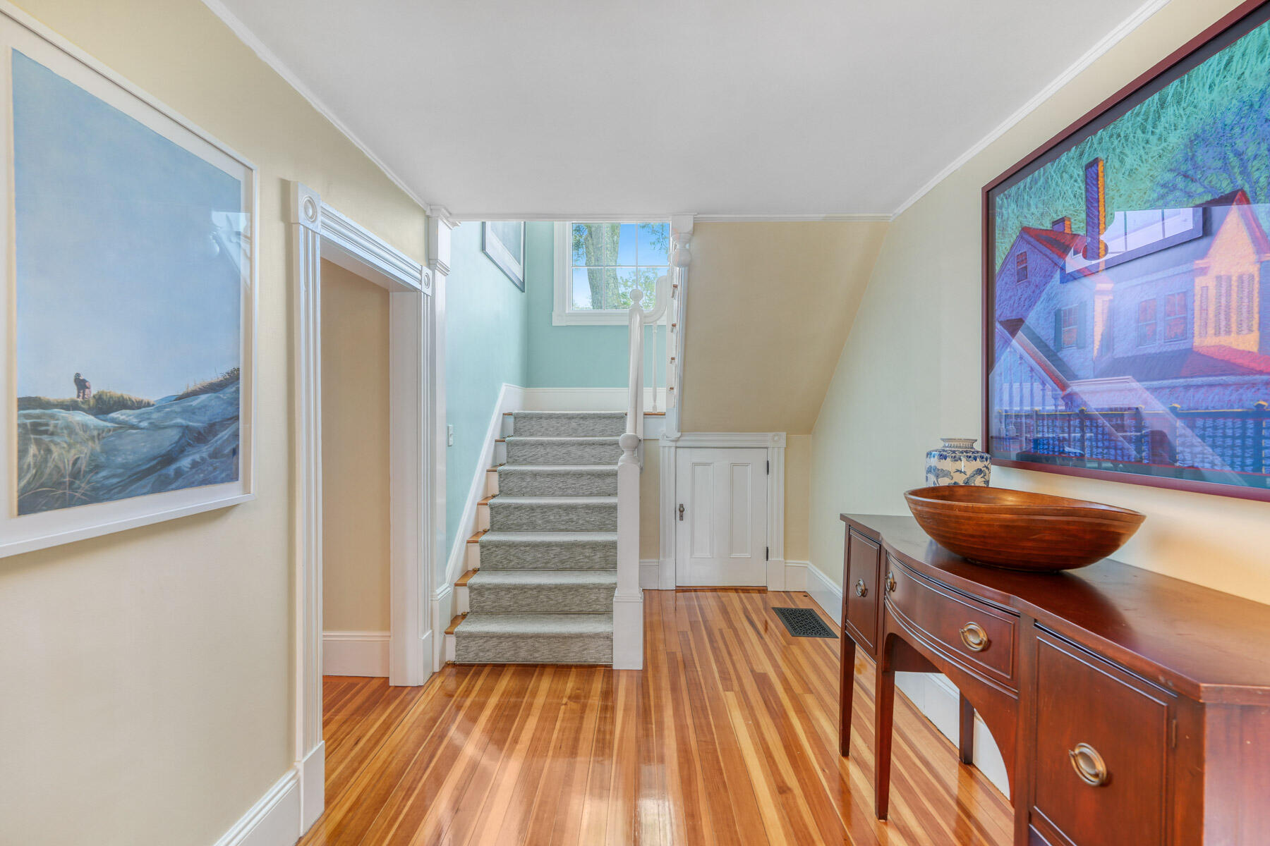 31 Lamberts Cove Road Vineyard Haven, MA 02568 - Photo 11 of 37 31 Lambert's Cove Rd-26LOW RES026