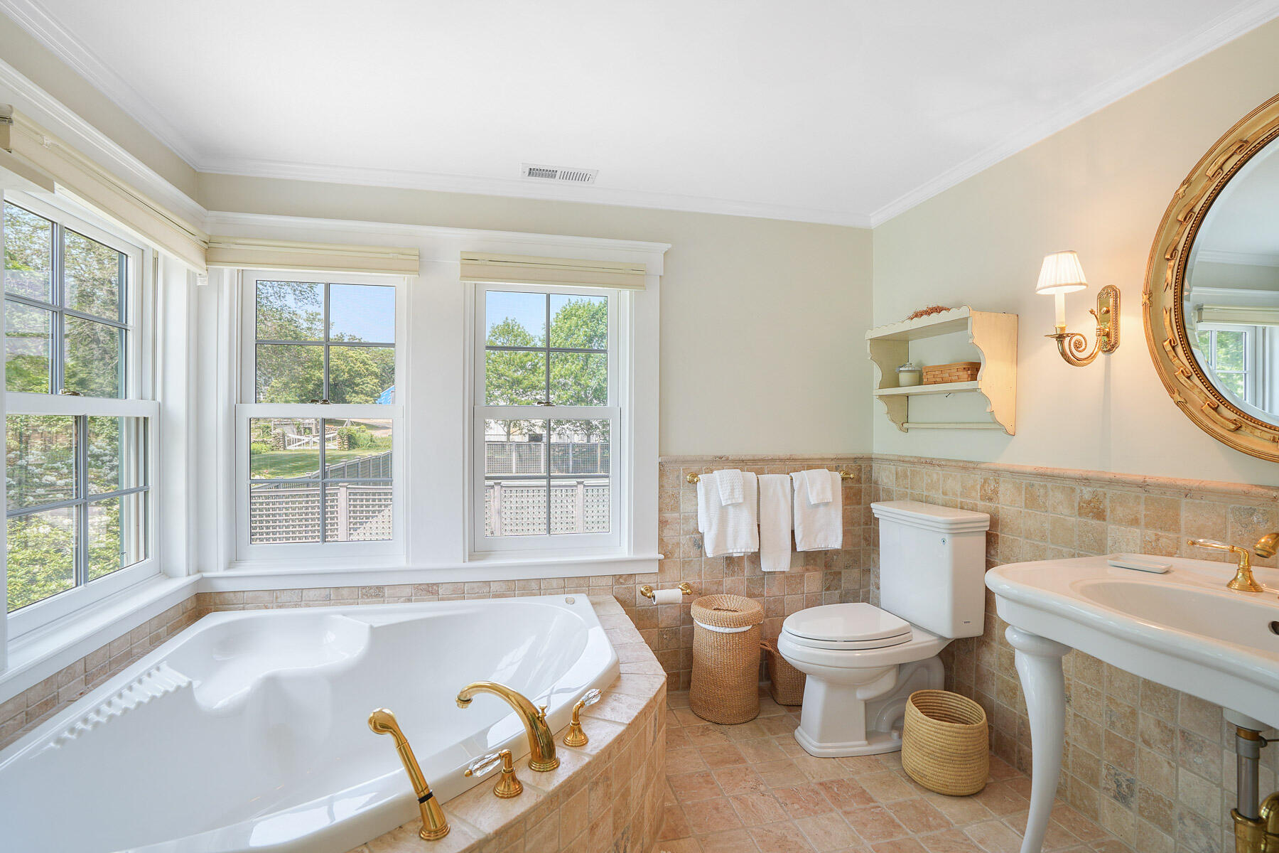 31 Lamberts Cove Road Vineyard Haven, MA 02568 - Photo 19 of 37 31 Lambert's Cove Rd-44LOW RES044