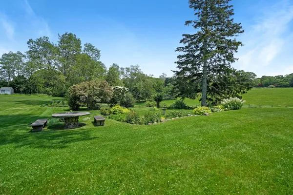 $5,800,000 | 31 Lamberts Cove Road, Vineyard Haven, MA 02568
