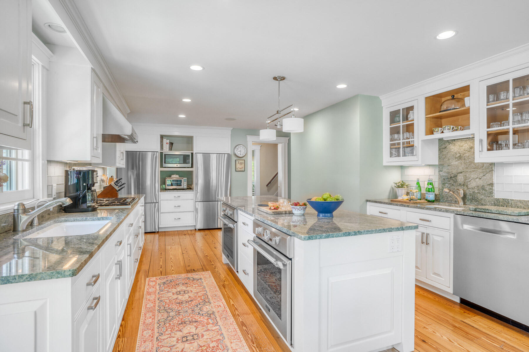 31 Lamberts Cove Road Vineyard Haven, MA 02568 - Photo 9 of 37 31 Lambert's Cove Rd-22LOW RES022