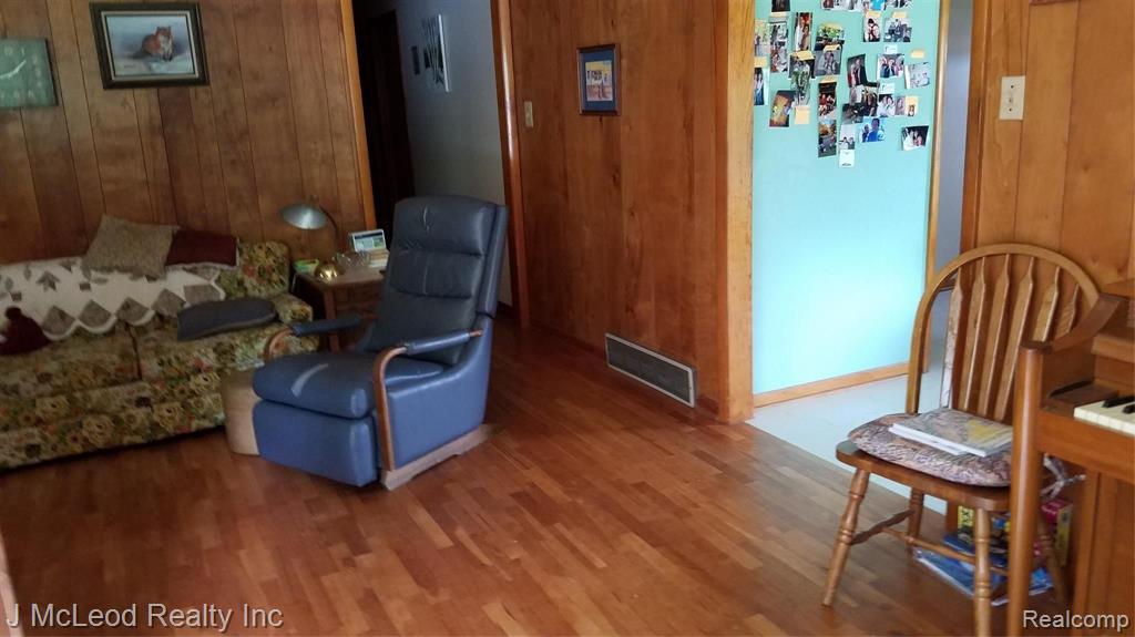 8611 Irish Road Millington, MI 48746 - Photo 5 of 13