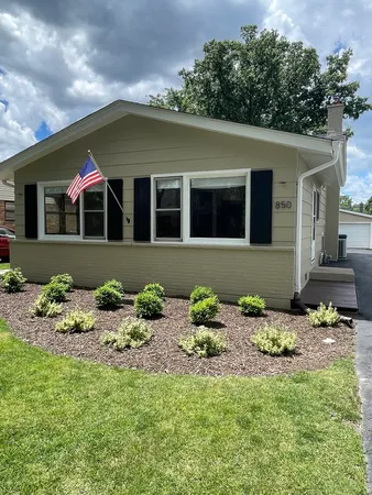 $3,500 | 850 Hillside Avenue, Elmhurst, IL 60126