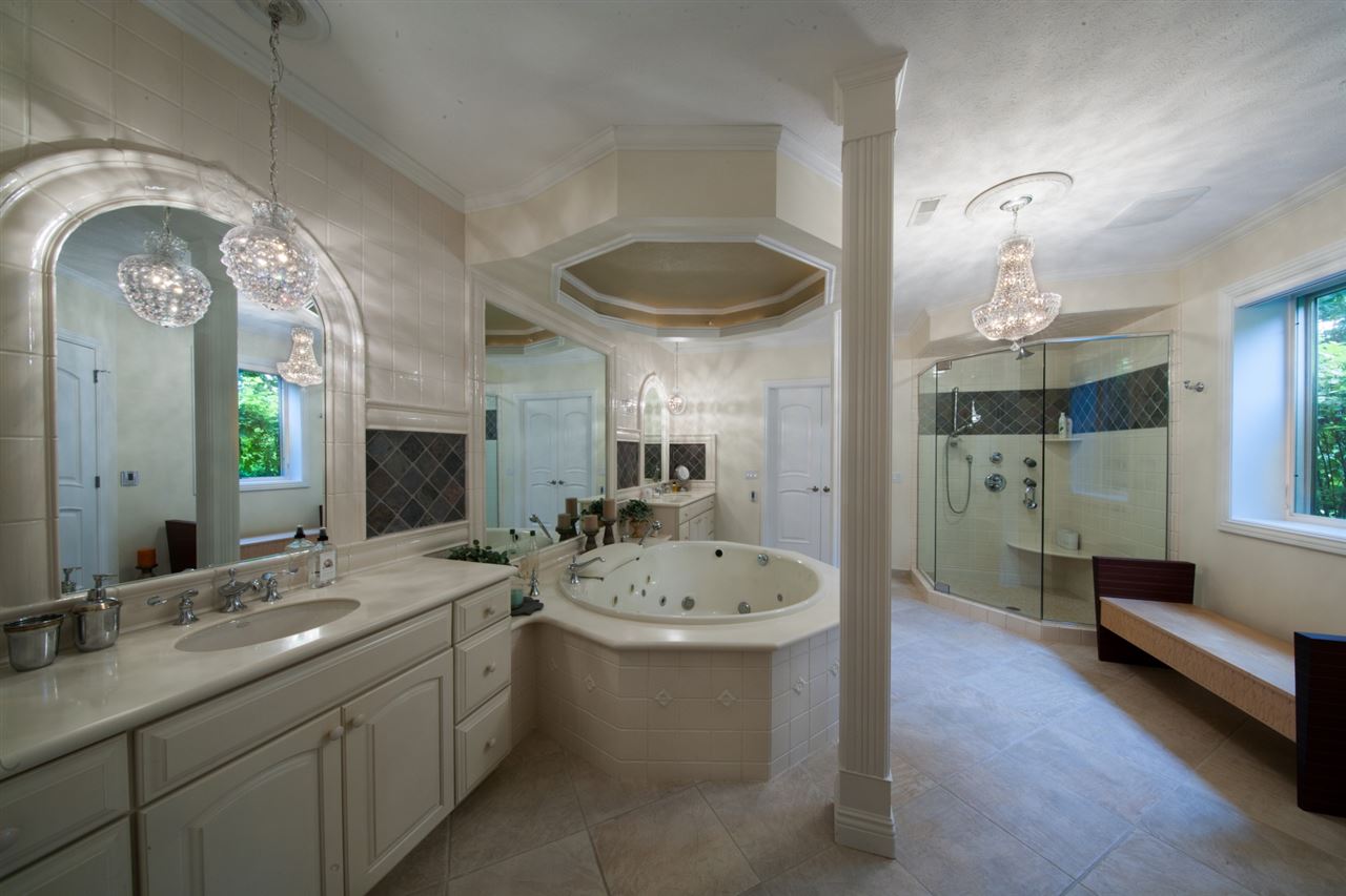 254 Red Fox Ridge Traverse City, MI 49686 - Photo 19 of 29 1814092-18.JPG
