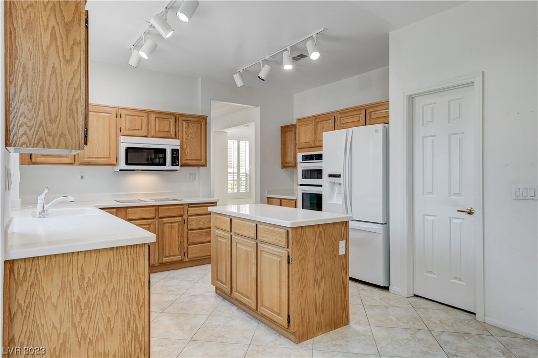 2108 Jadeleaf Court Las Vegas, NV 89134 - Photo 18 of 61