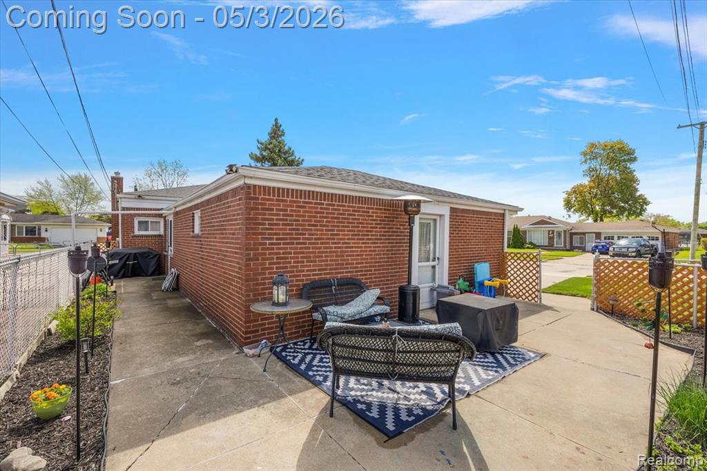 18241 Airport Road Fraser, MI 48026 - Photo 7 of 43