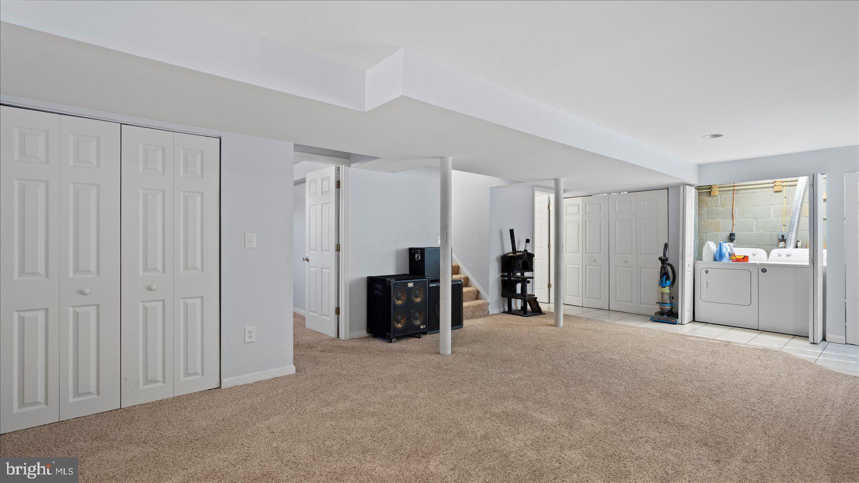 9905 Magledt Road Baltimore, MD 21234 - Photo 19 of 45 a view of a livingroom with bathroom