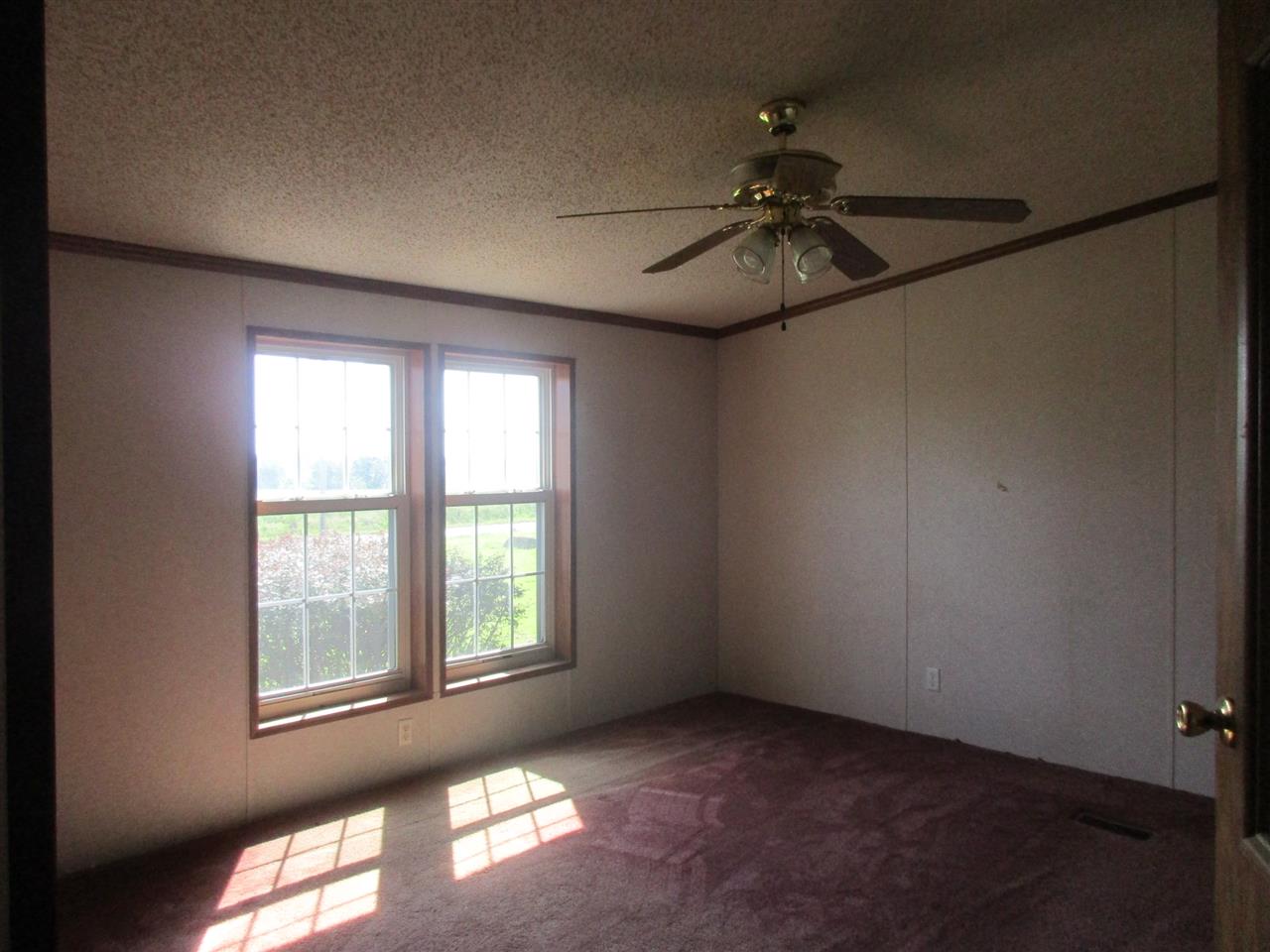 17243 East 400th Road Mount Carmel, IL 62863 - Photo 8 of 12 Gallery Image 8