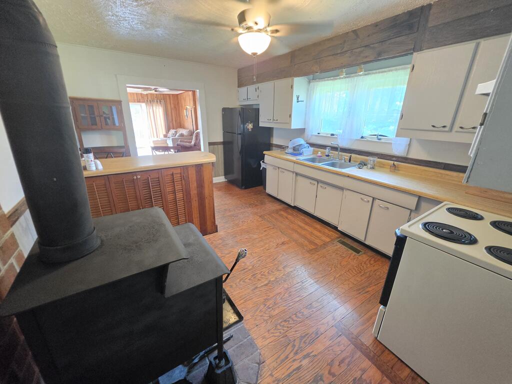 878 Sheep Grove Road Fries, VA 24330 - Photo 10 of 25 Gallery Image 10