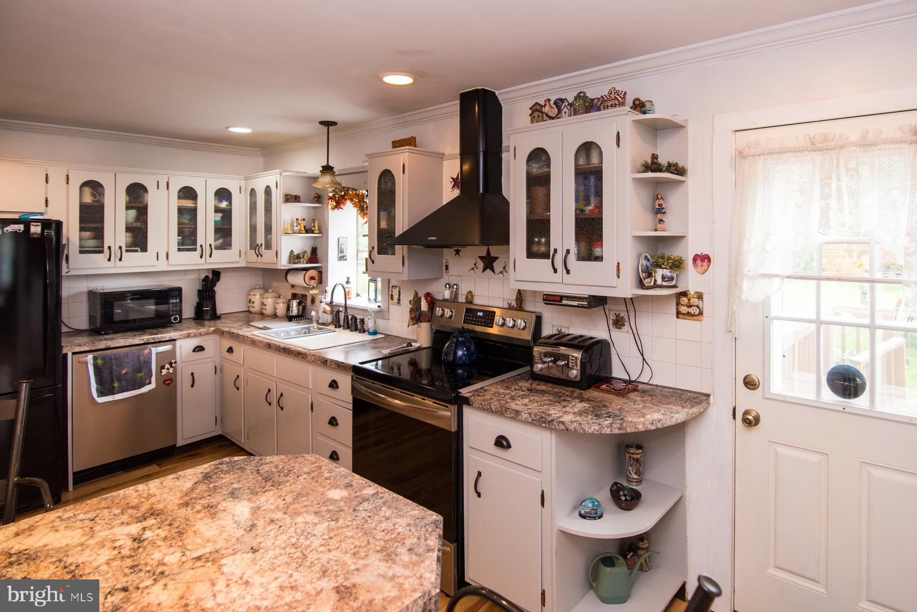 906 Township Line Road Phoenixville, PA 19460 - Photo 11 of 41 Kitchen
