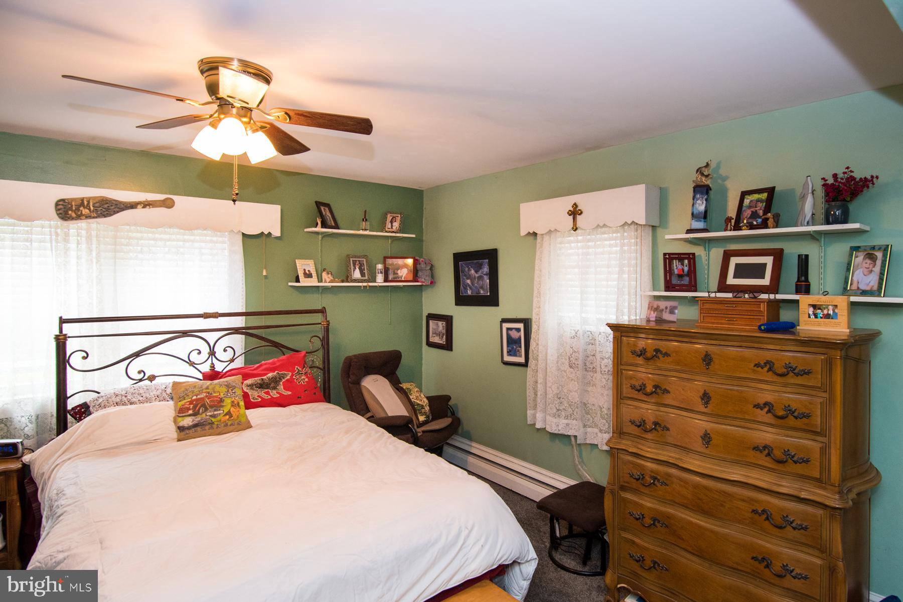 906 Township Line Road Phoenixville, PA 19460 - Photo 18 of 41 Main bedroom