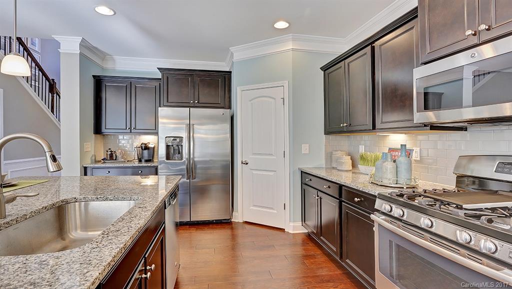 10016 Perth Moor Road Charlotte, NC 28278 - Photo 4 of 24 Gallery Image 4