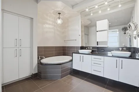 $559,000 | 2600 West 7th Street, Unit 2508, Fort Worth, TX 76107