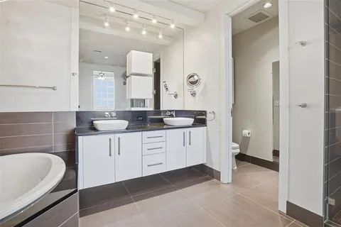 $559,000 | 2600 West 7th Street, Unit 2508, Fort Worth, TX 76107