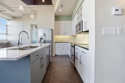 $559,000 | 2600 West 7th Street, Unit 2508, Fort Worth, TX 76107