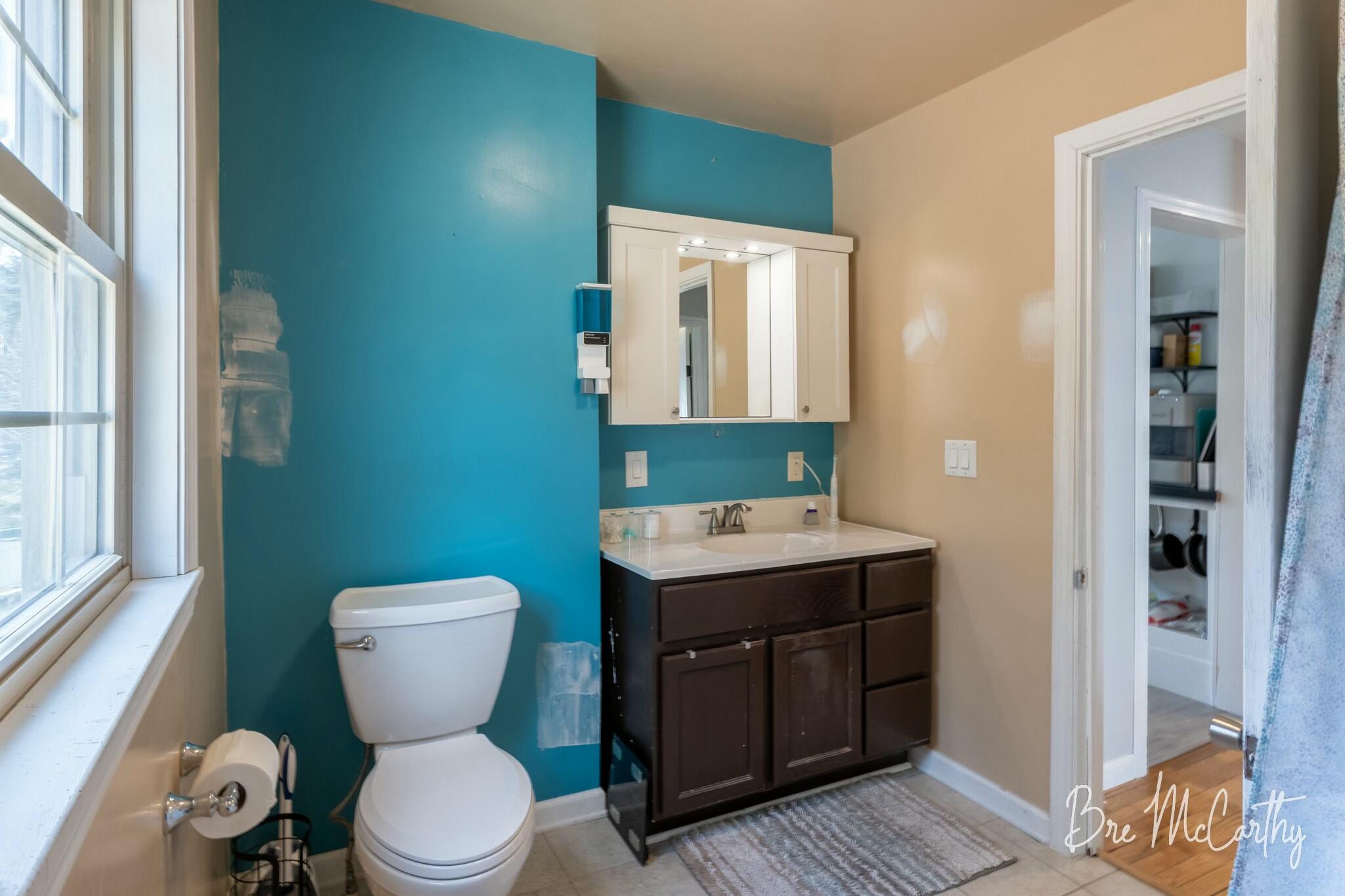 2556 Holton Road Muskegon, MI 49445 - Photo 18 of 33 Bathroom