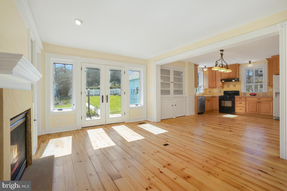 401 Baltimore Road Rockville, MD 20850 - Photo 21 of 35 View to backyard from Family Room