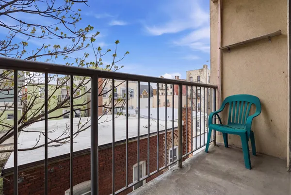 $2,850 | 318 38th Street, Unit 301, Union City, NJ 07087