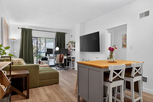 $2,850 | 318 38th Street, Unit 301, Union City, NJ 07087