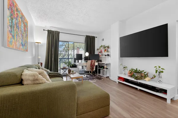 $2,850 | 318 38th Street, Unit 301, Union City, NJ 07087