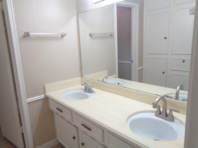 802 Baltic Lane Houston, TX 77090 - Photo 17 of 28