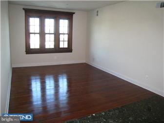7220 Ridge Avenue, Unit D Philadelphia, PA 19128 - Photo 3 of 12 Living Room